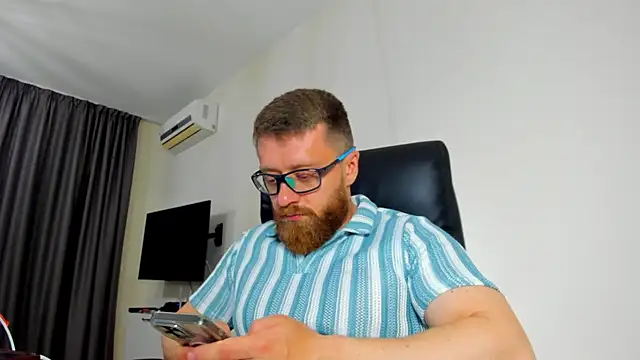 Findom_guy – Naživo XXX chat