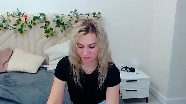 Pokazy przed kamerką – Polina-Ray
