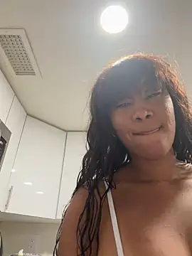 LuckyAriela Chat XXX in diretta