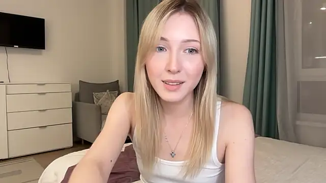 Kattie_Petite's Webcam Show