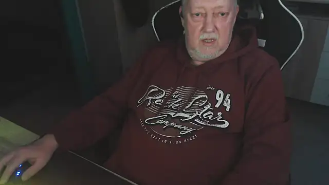 Teddybaer372's Live XXX Chat