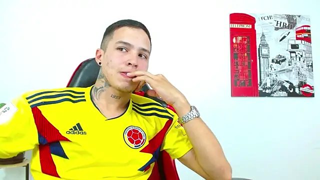 XXX chat uživo modela Cumandres18