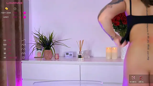 AishaSins Chat XXX live