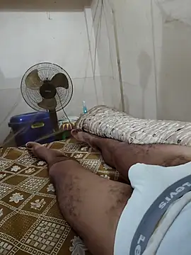 DIRTY_SMEGMA_DICK_4_PIGS Adlı Modelin Canlı XXX Sohbeti