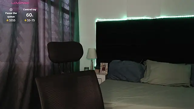 عرض كام andrewmhilton_