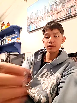 Chat XXX ao vivo de heyy_noah11