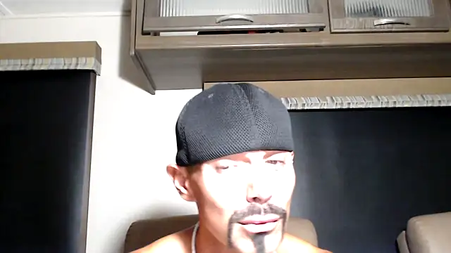 ThickD2C 在線直播表演