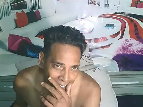 IndianHunk01のウェブカメラショー