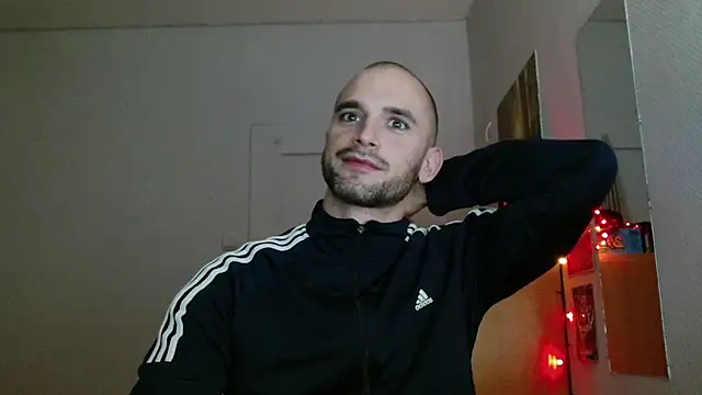 Show modela OskarBreno na web-kameri