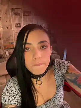 i_am_nina_ Adlı Modelin Canlı XXX Sohbeti