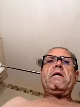 bobby69cock 现场XXX聊天