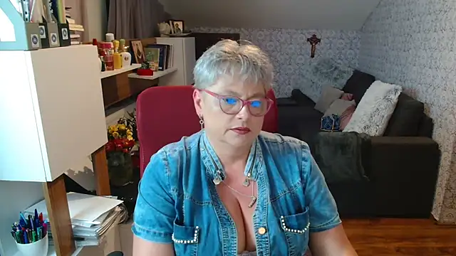 bigtits4you élő XXX-chatje