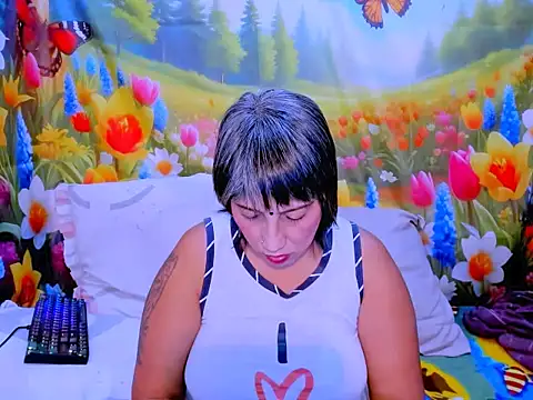 indianroxy Adlı Modelin Canlı XXX Sohbeti
