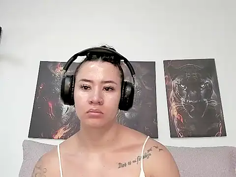 AngelMartinss 即時 XXX 聊天
