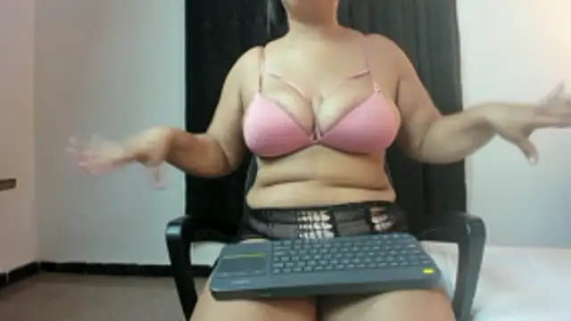 Czat XXX na żywo – Lara_Seduce
