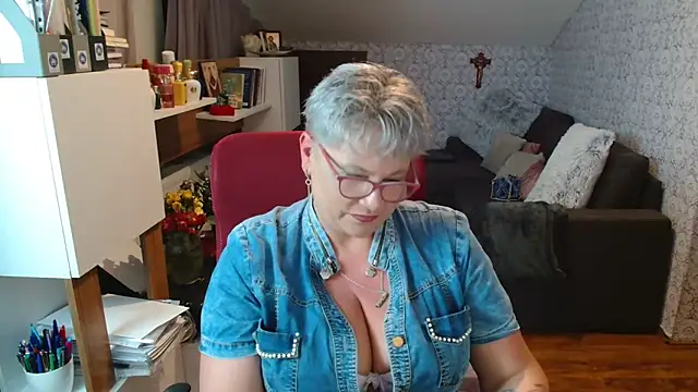 bigtits4you Chat XXX in diretta