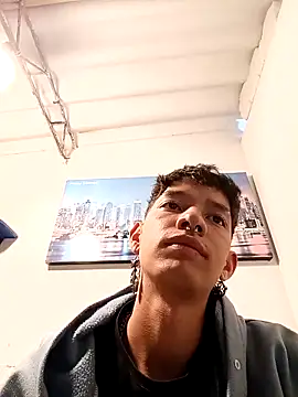 Chat XXX ao vivo de heyy_noah11
