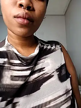 DrippinCaramelCutie Chat XXX live