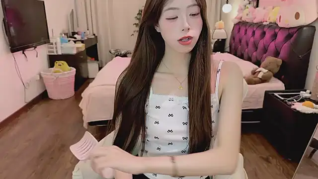 Evacute-top's Live XXX Chat