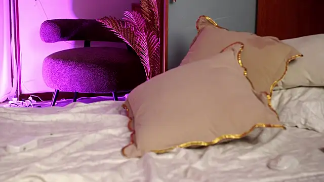 ItalianGirl webcam show