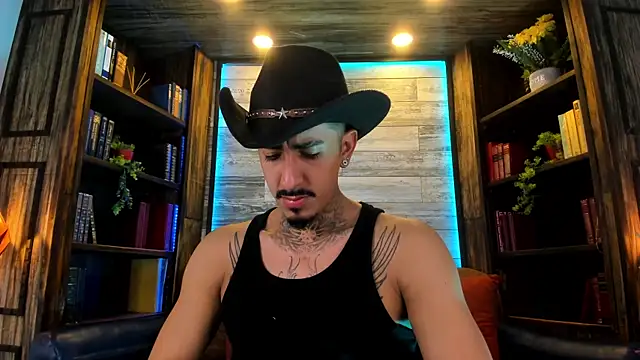 Donovan_Desmond Adlı Modelin Web Kamerası Şovu