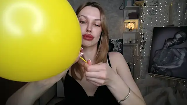 NickyAdamidi 即時 XXX 聊天