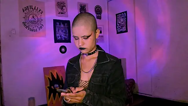 XXX chat uživo modela alex_one888
