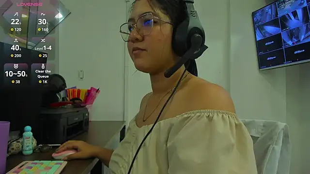 Chloe_Thomsoon_ Show Webcam