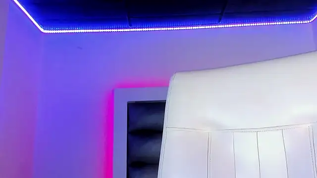 Онлайн чат XXX adhalee_js