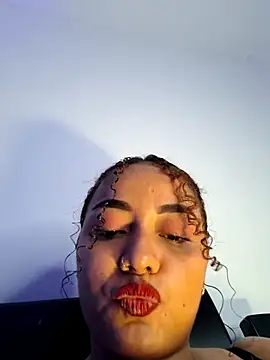 Chat +18 de curly_girl_31 ao vivo