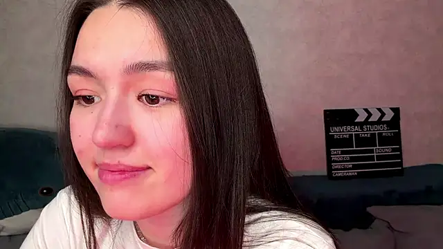 lilysolar Adlı Modelin Canlı XXX Sohbeti