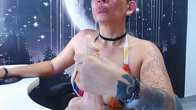 Hikaryfire's Live XXX Chat