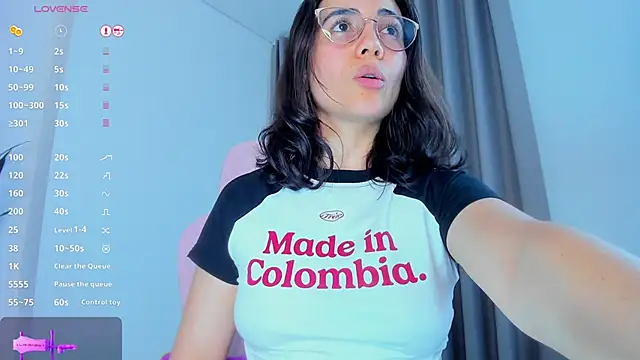 Chat +18 de sara_ospina22 ao vivo