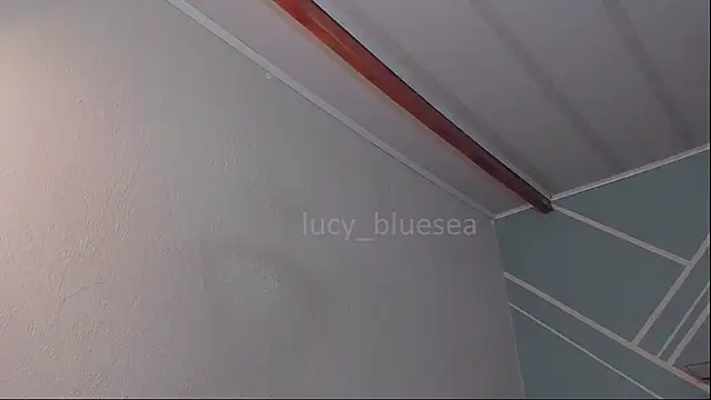 Lucy-Bluesea: απευθείας συνομιλία ΧΧΧ