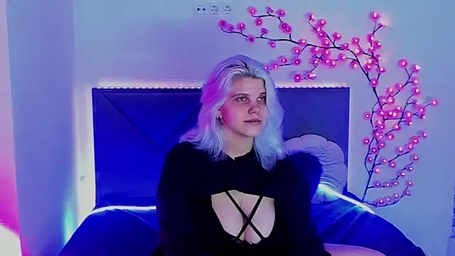 JoannLowe Chat XXX live
