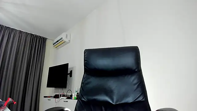 Findom_guyのウェブカメラショー