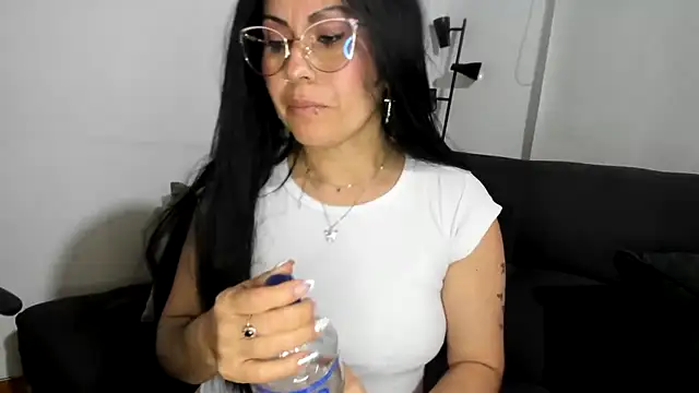 Tania_mature Chat XXX live