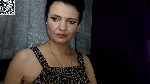 Živý XXX chat HotMamaQueen234