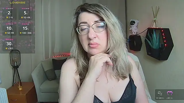 XXX chat uživo modela KKMimiKK
