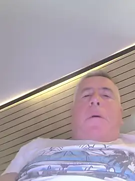 parejamlga58's Live XXX Chat