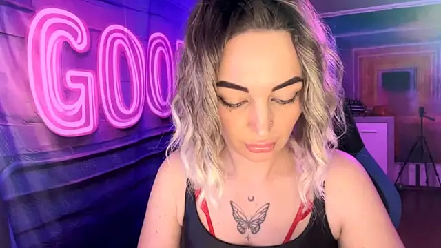 Онлайн чат XXX Vellora_