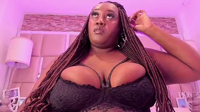ShaniaBrownn élő XXX-chatje