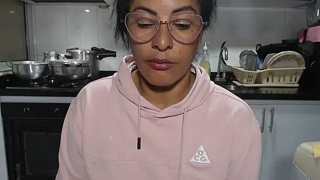 kateleyagrey's Live XXX Chat