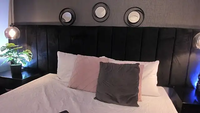 Darcy_baker live XXX chat