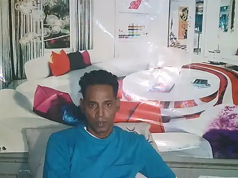 IndianHunk01 Adlı Modelin Canlı XXX Sohbeti