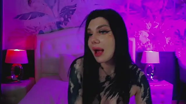 XXX chat uživo modela MaeveMoon