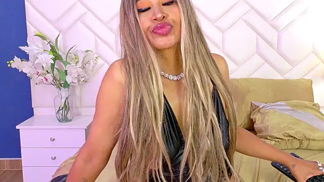 XXX chat uživo modela Kiara_Parker_