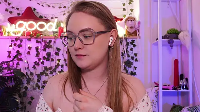 Онлайн чат XXX MonicaAsis