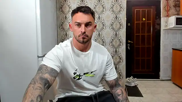 Jonmusclemaster Adlı Modelin Web Kamerası Şovu