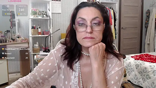 Chat XXX en directo de Vivian-Alluring